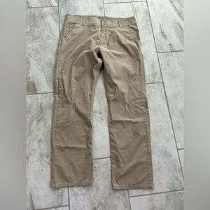 Kuhl Slax Pants
Tan
Size 36x32 (31.5”)
Hike Outdoor Work